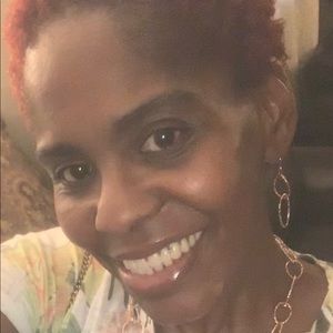 Meet your Posher, Iris